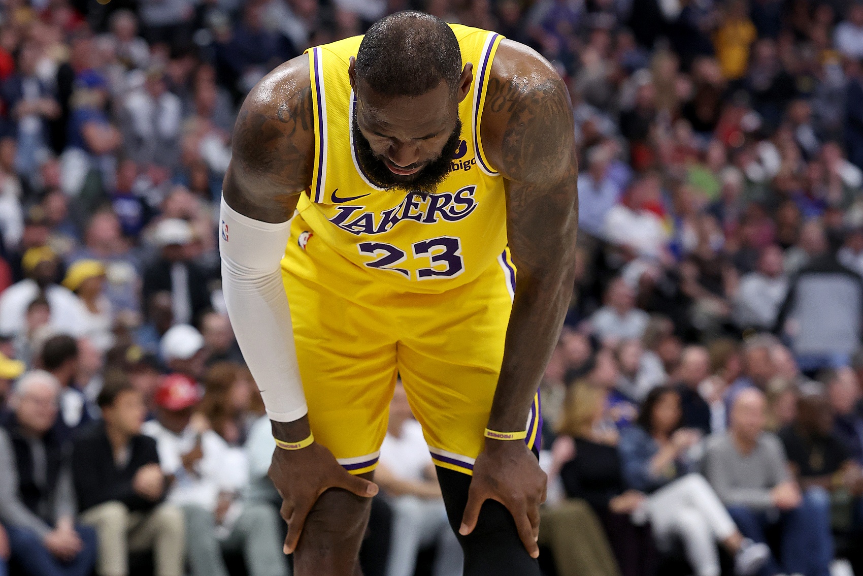 巴克利:东部强队林立就篮网一个烂队 恩比德和老詹怎么能撑得住